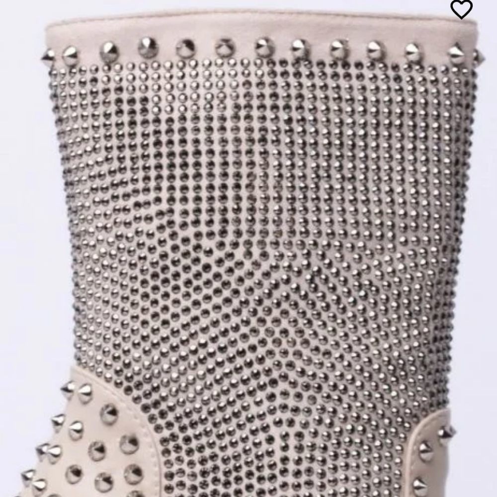 AZALEA WANG EMBROIDERY STILETTO HEEL BOOTIE - Picture 6 of 7